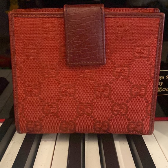 EUC Gucci Bamboo bifold WOC - Picture 11 of 13